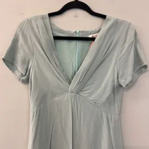 Traveling Chic Boutique Mint Green Short Sleeve Knot Front Dress Small